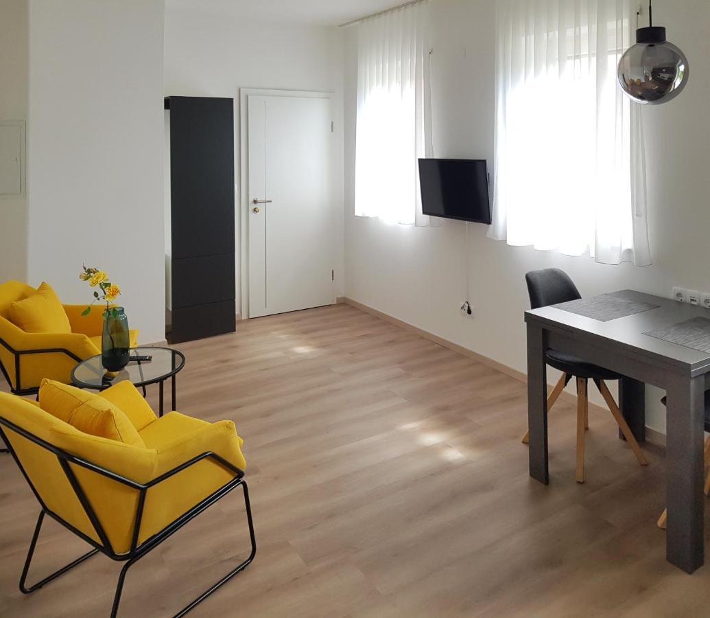 Hotel-Garni 'Zum Weinkrug' Sommerhausen Oda fotoğraf