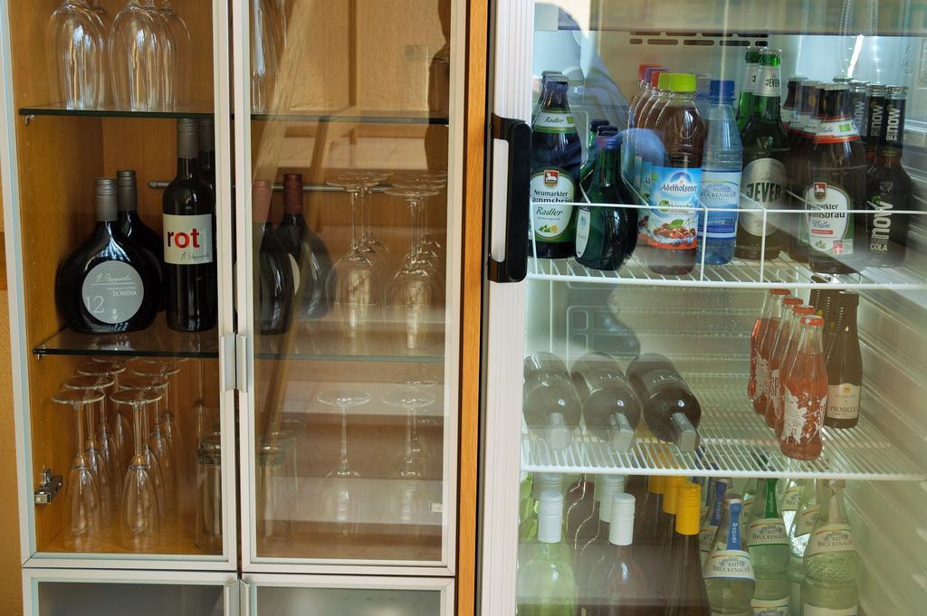 Hotel-Garni 'Zum Weinkrug' Sommerhausen Dış mekan fotoğraf