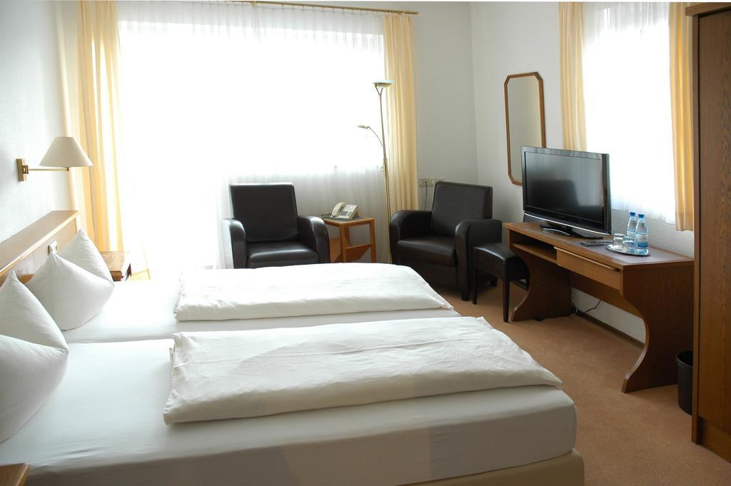 Hotel-Garni 'Zum Weinkrug' Sommerhausen Oda fotoğraf
