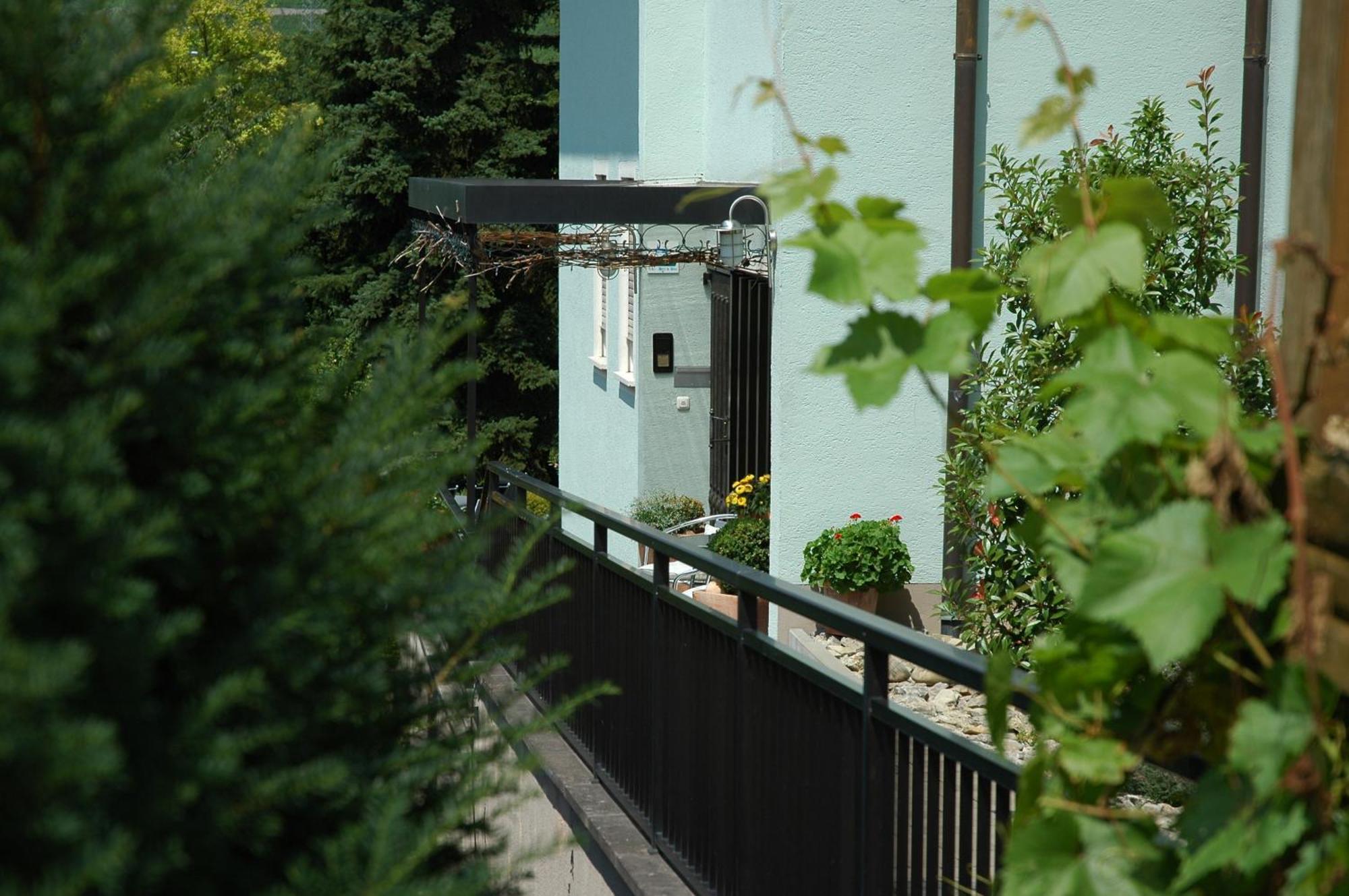 Hotel-Garni 'Zum Weinkrug' Sommerhausen Dış mekan fotoğraf