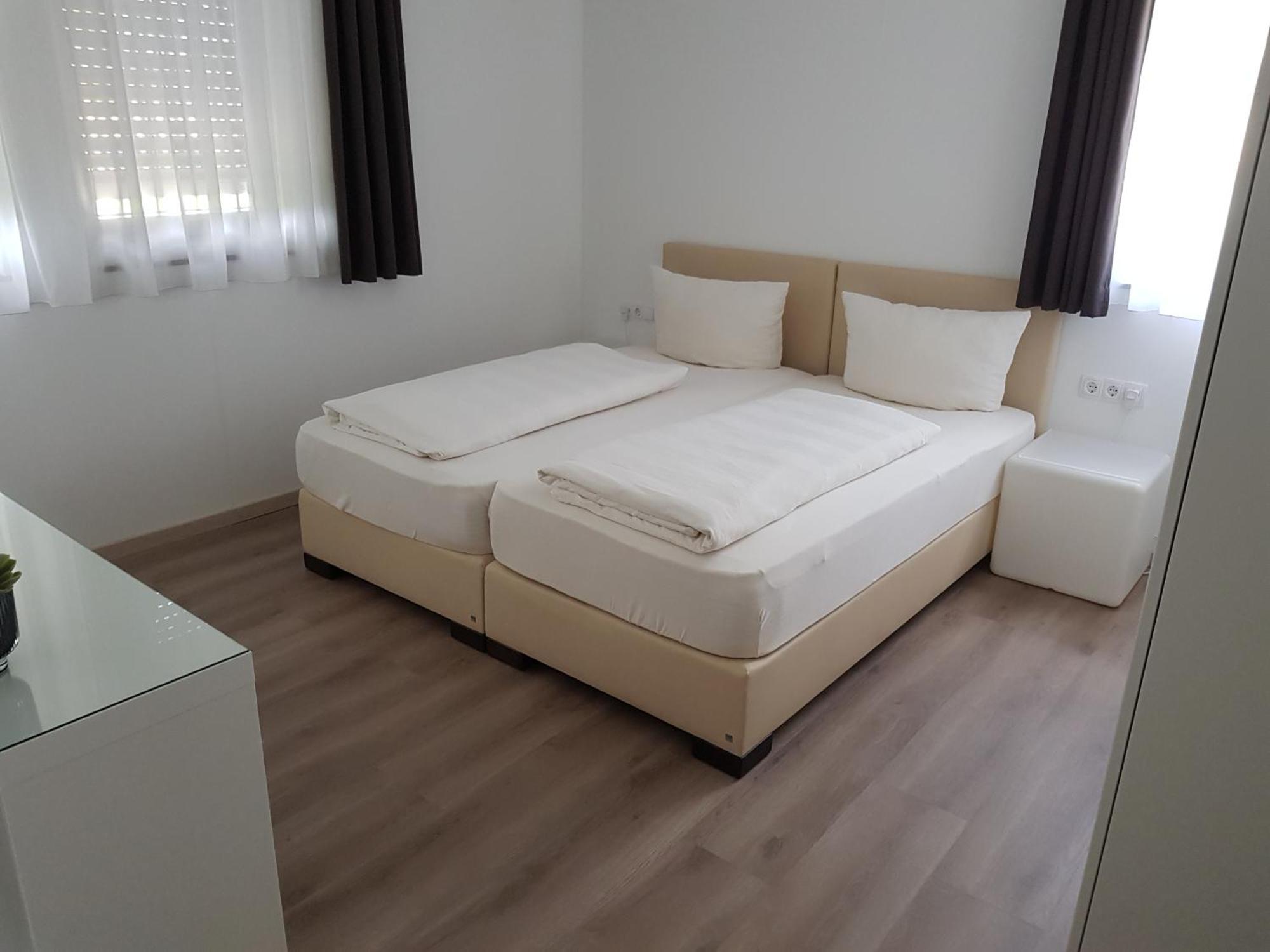 Hotel-Garni 'Zum Weinkrug' Sommerhausen Oda fotoğraf